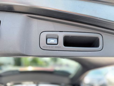 Used 2018 Honda CR-V Touring image 11