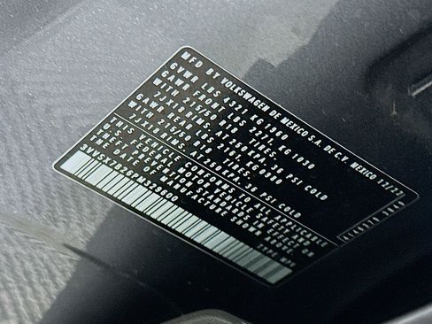 Used 2023 Volkswagen Taos SE image 12