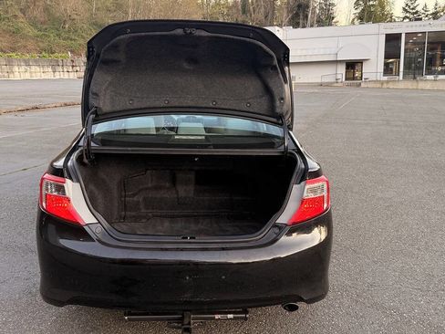 Used 2013 Toyota Camry XLE w/ Leather Pkg image 12