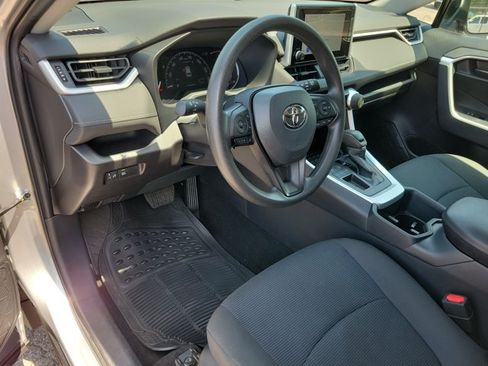 Used 2023 Toyota RAV4 LE FWD image 4