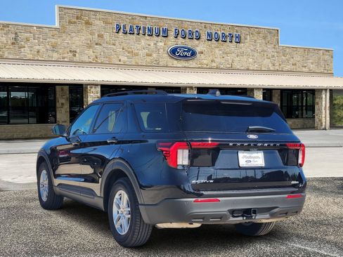 New 2027 Ford Explorer Active RWD image 4