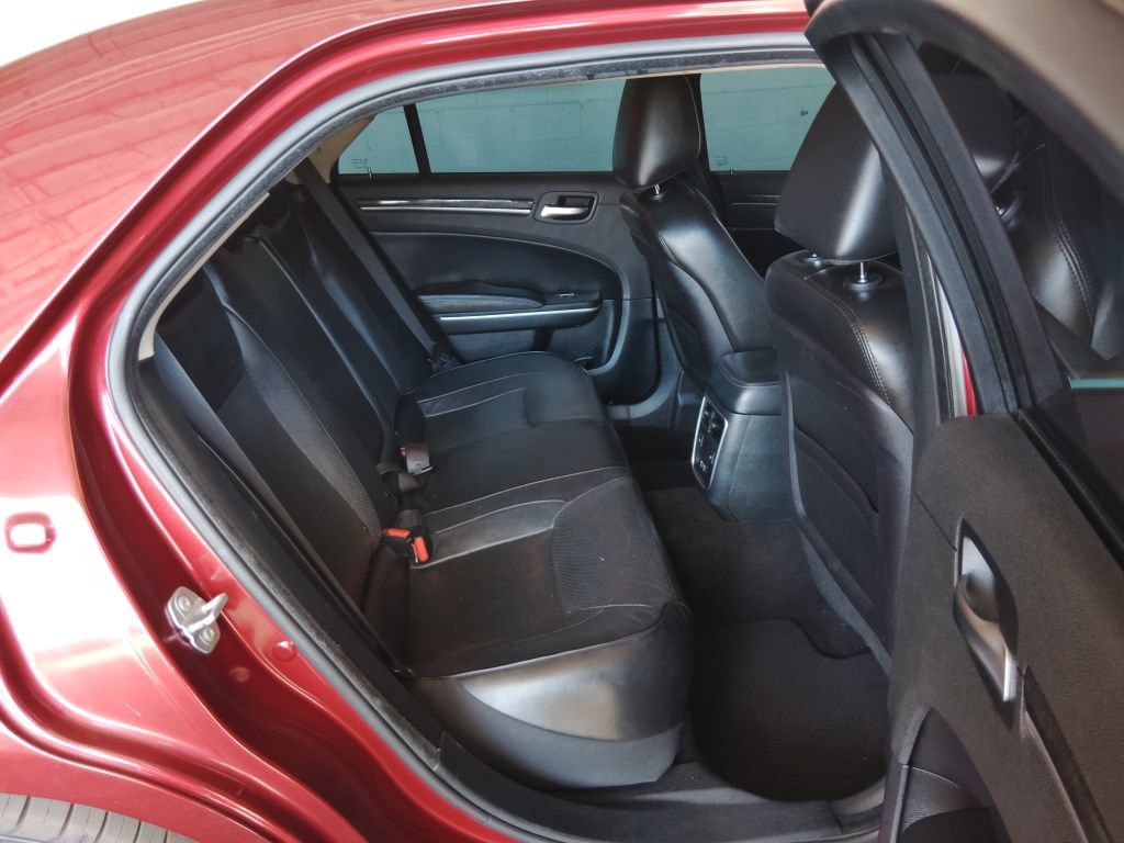 Used 2020 Chrysler 300 Limited RWD image 14