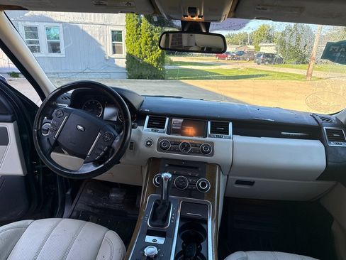 Used 2011 Land Rover Range Rover Sport HSE LUX AWD/4WD image 9