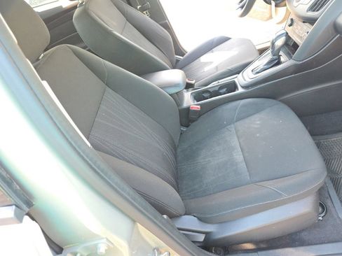 Used 2015 Ford Focus SE FWD image 24