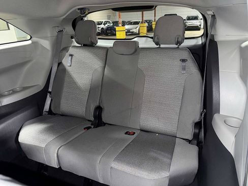 Used 2022 Toyota Sienna LE FWD image 17