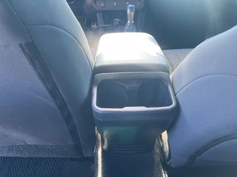 Used 2017 Toyota Tacoma TRD Sport w/ Tow Package (A/T) image 13