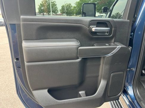 Used 2021 GMC Sierra 2500 AT4 w/ AT4 Premium Plus Package AWD/4WD image 18
