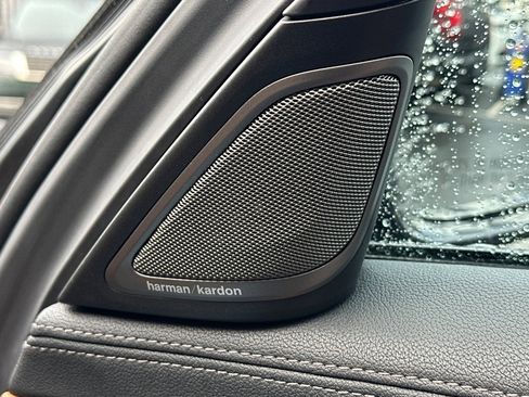 Used 2022 BMW 740i w/ M Sport Package image 16