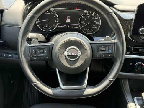 Used 2025 Nissan Pathfinder SV AWD/4WD image 11