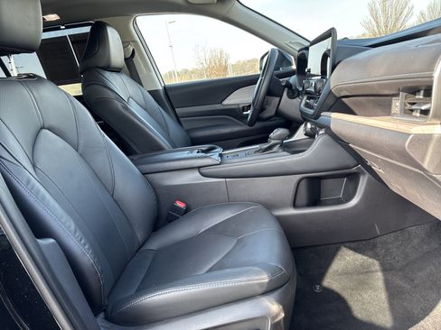 Used 2025 Toyota Grand Highlander Limited image 34