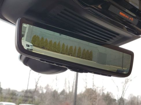 New 2026 Land Rover Range Rover SE image 18