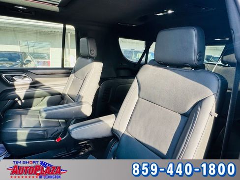 Used 2022 Chevrolet Suburban LT w/ Luxury Package image 45