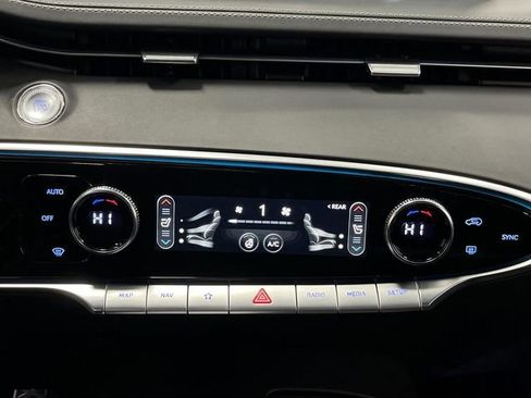 Used 2025 Genesis GV70 2.5T w/ Sport Prestige Package image 21