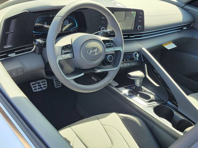 New 2026 Hyundai Elantra SEL Sport Premium FWD image 3
