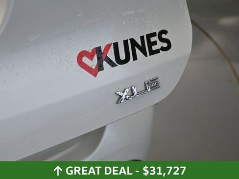 Used 2023 Toyota Highlander XLE FWD image 23