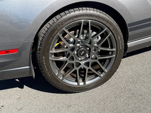 Used 2013 Ford Mustang Shelby GT500 image 33