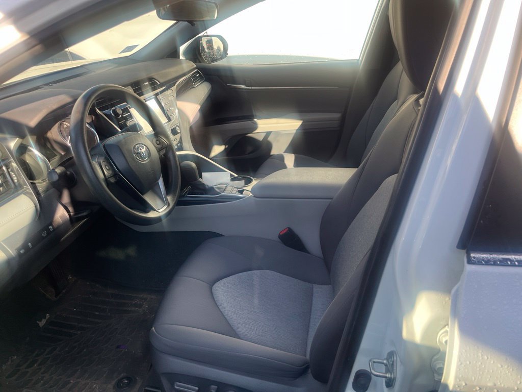 Used 2020 Toyota Camry LE FWD image 4