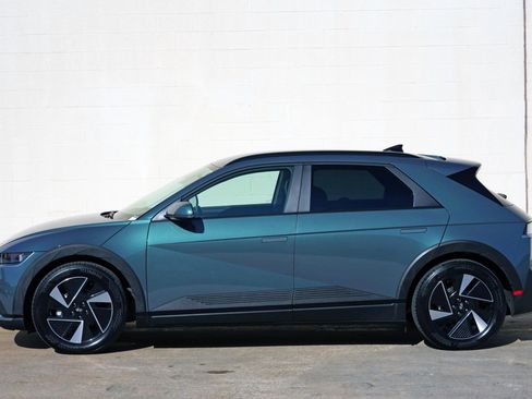 Used 2025 Hyundai Ioniq 5 SEL image 8