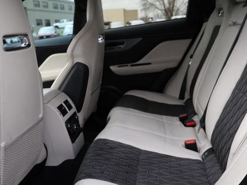 Used 2020 Jaguar F-PACE SVR image 17