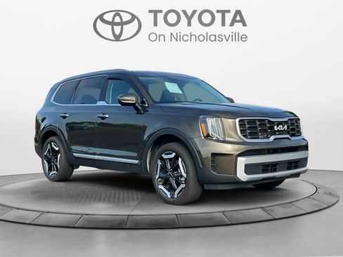 Used 2024 Kia Telluride S w/ S Sunroof Package FWD image 7
