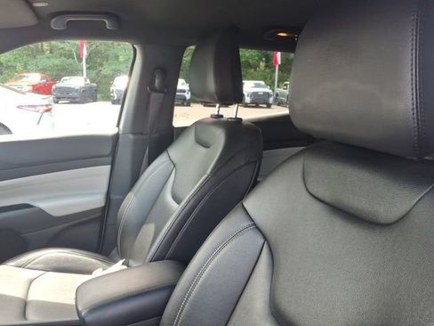 Used 2025 Jeep Compass Limited AWD/4WD image 15