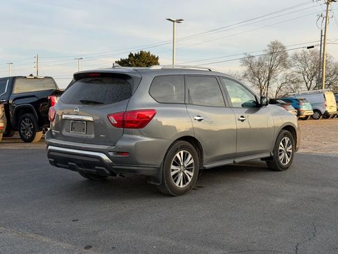 Used 2020 Nissan Pathfinder SV image 5