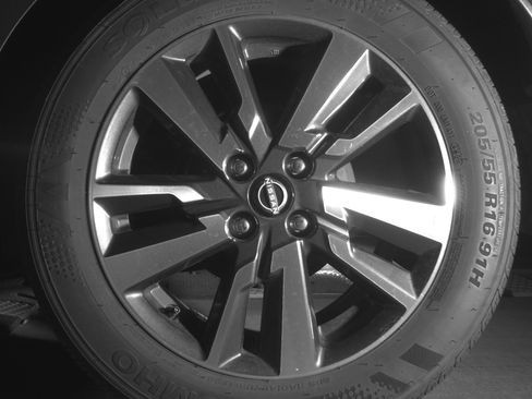 Used 2025 Nissan Versa SV image 14