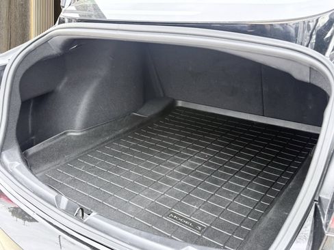 Used 2018 Tesla Model 3 Mid Range image 15