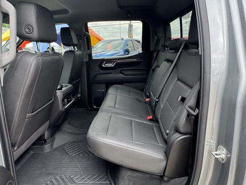 Used 2025 Chevrolet Silverado 1500 LT Trail Boss w/ Convenience Package II AWD/4WD image 13