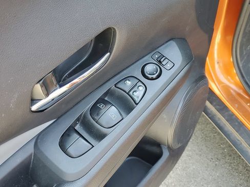 Used 2023 Nissan Kicks SR w/ SR Premium Package FWD image 21