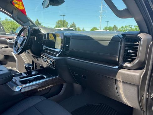 Used 2025 GMC Sierra 1500 Elevation w/ Preferred Package AWD/4WD image 35