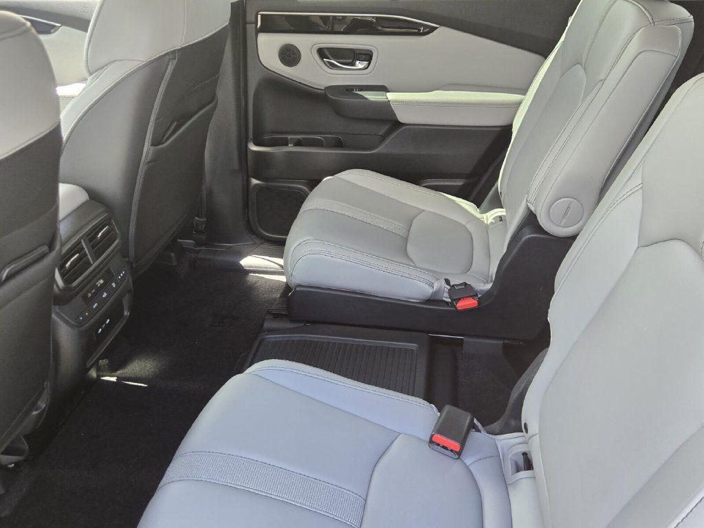 Used 2024 Honda Pilot EX-L image 12
