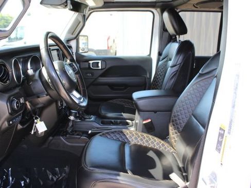 Used 2023 Jeep Wrangler Unlimited Sahara AWD/4WD image 47