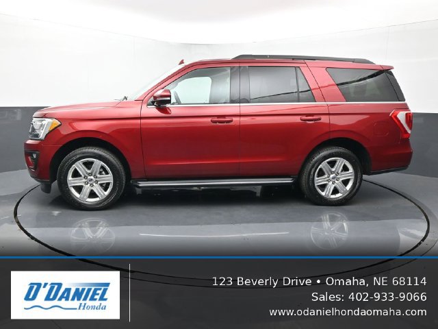 Used 2019 Ford Expedition XLT w/ Equipment Group 202A AWD/4WD image 2