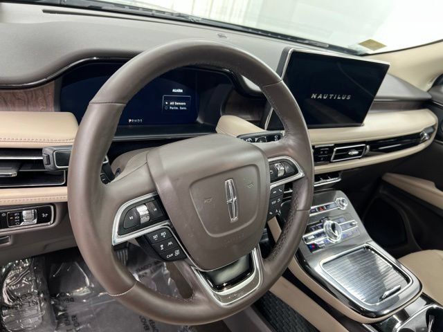 Certified 2023 Lincoln Nautilus Reserve w/ Equipment Group 201A AWD/4WD image 13