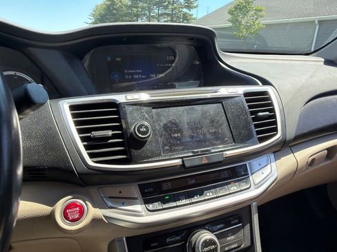 Used 2013 Honda Accord Touring image 12