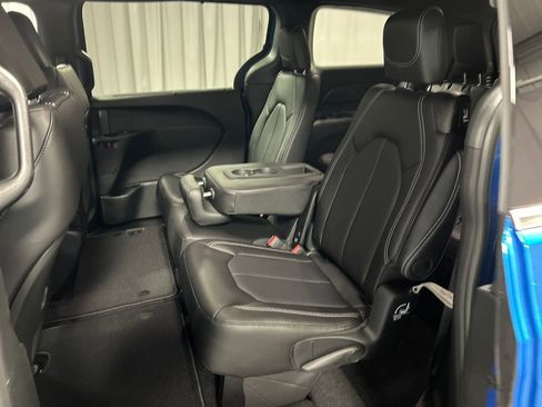New 2026 Chrysler Pacifica Select image 21