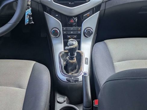 Used 2016 Chevrolet Cruze LS FWD image 18