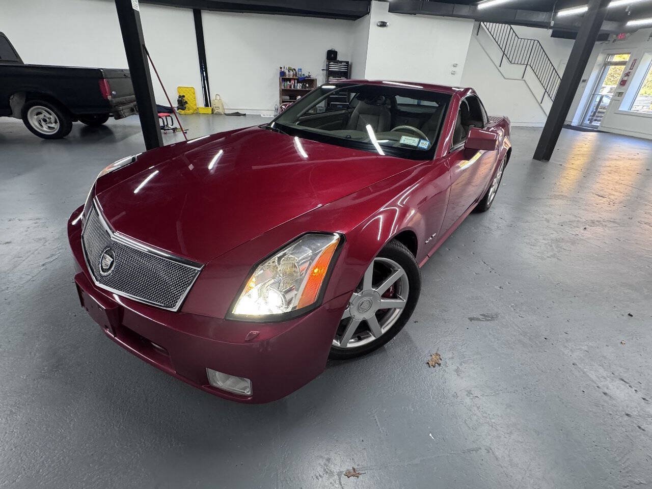 Used 2004 Cadillac XLR RWD image 1