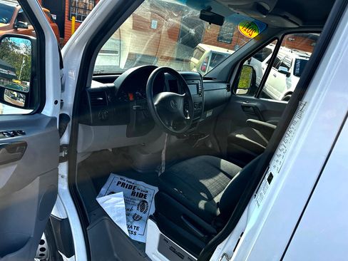 Used 2017 Mercedes-Benz Sprinter 3500 image 9