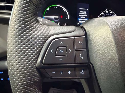 Used 2024 Toyota Sienna LE AWD/4WD image 24