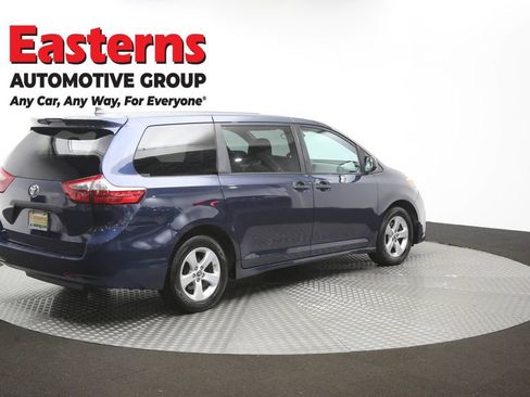 Used 2020 Toyota Sienna L FWD image 42