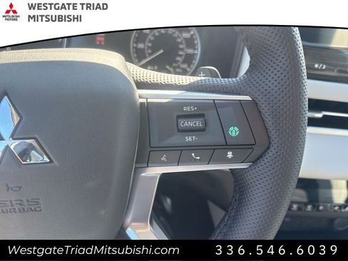 New 2026 Mitsubishi Outlander SE FWD image 17