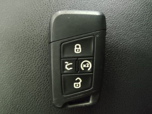 Used 2020 Volkswagen Atlas Cross Sport SEL AWD/4WD image 32