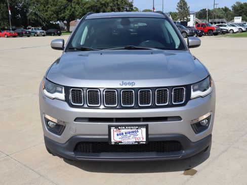 Used 2020 Jeep Compass Latitude w/ Cold Weather Group AWD/4WD image 2