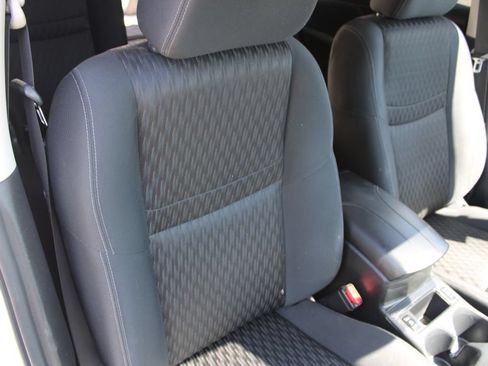 Used 2019 Nissan Rogue SV FWD image 14