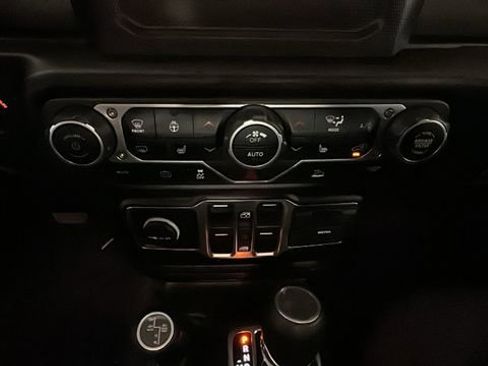 Used 2023 Jeep Wrangler Unlimited w/ Cold Weather Group AWD/4WD image 21