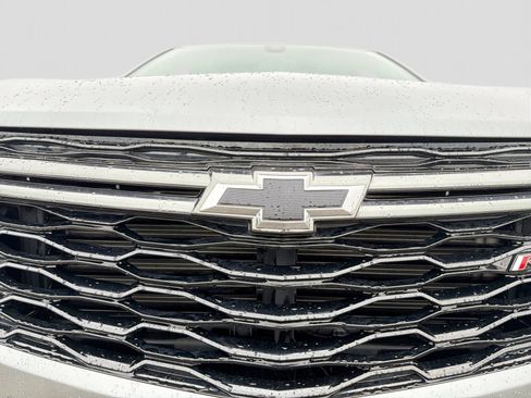 Used 2023 Chevrolet Equinox RS w/ LPO, Floor Liner Package AWD/4WD image 15
