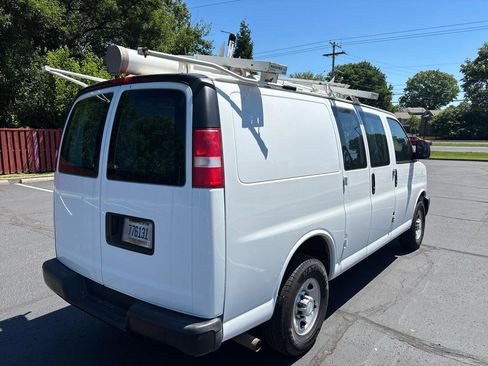 Used 2017 Chevrolet Express 2500 RWD image 7