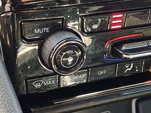 Used 2022 Jeep Grand Cherokee Laredo w/ Luxury Tech Group I image 20